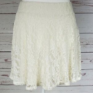 Hollister NEW Cream Lace Mini Skater Skirt with Smocked Detail Women’s Medium